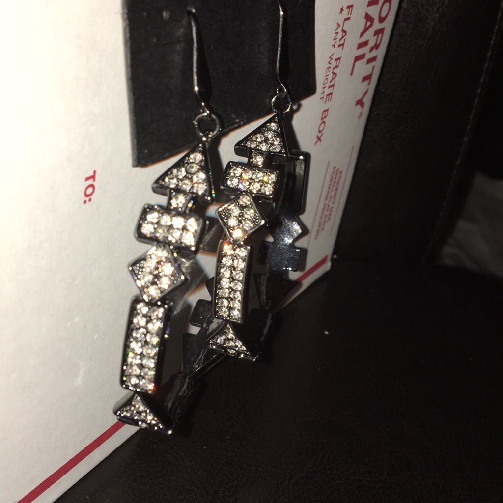 Steve Madden Black Pave Crystal Hoops Muti Shape 29$